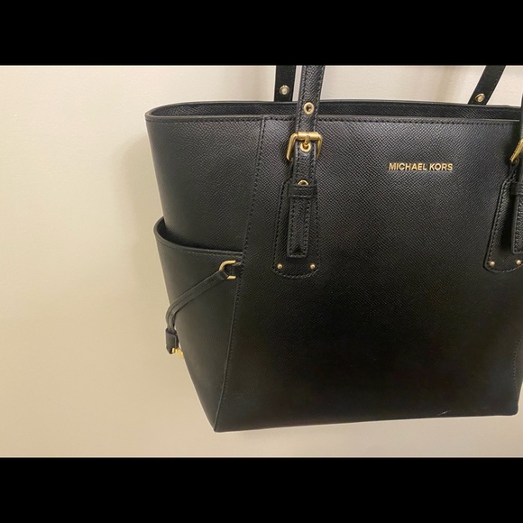 Michael Kors Large Handbag - Picture 3 of 9